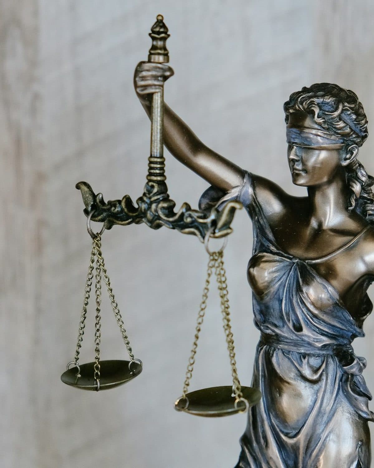Statue of Lady Justice holding the scales